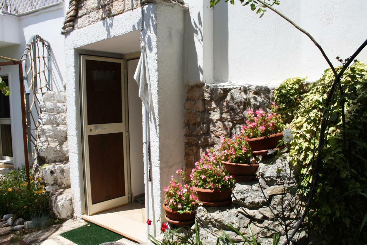 Mini Suite Alla Cascata Noci Exterior photo